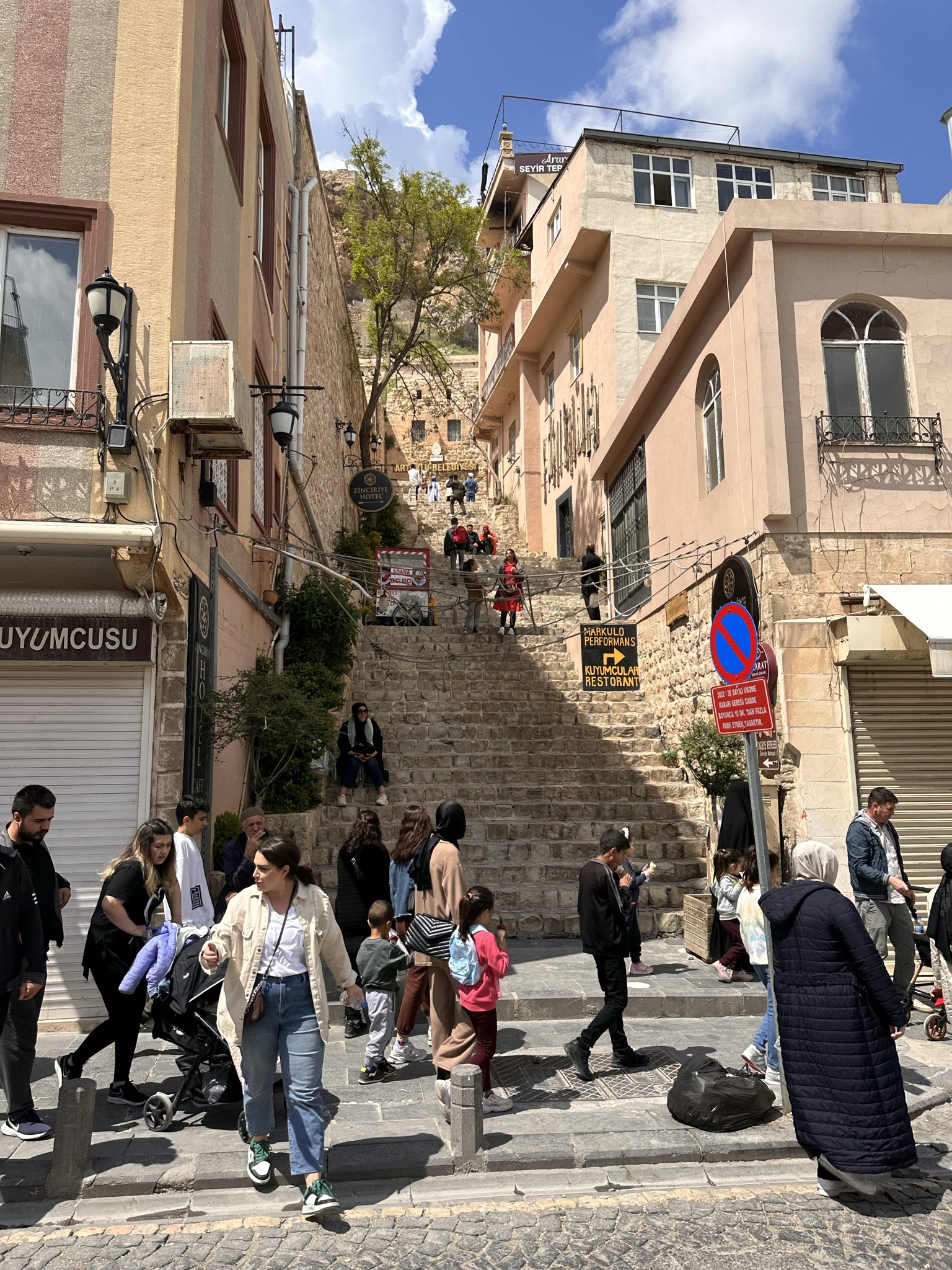 Улица-лестница в Мардине